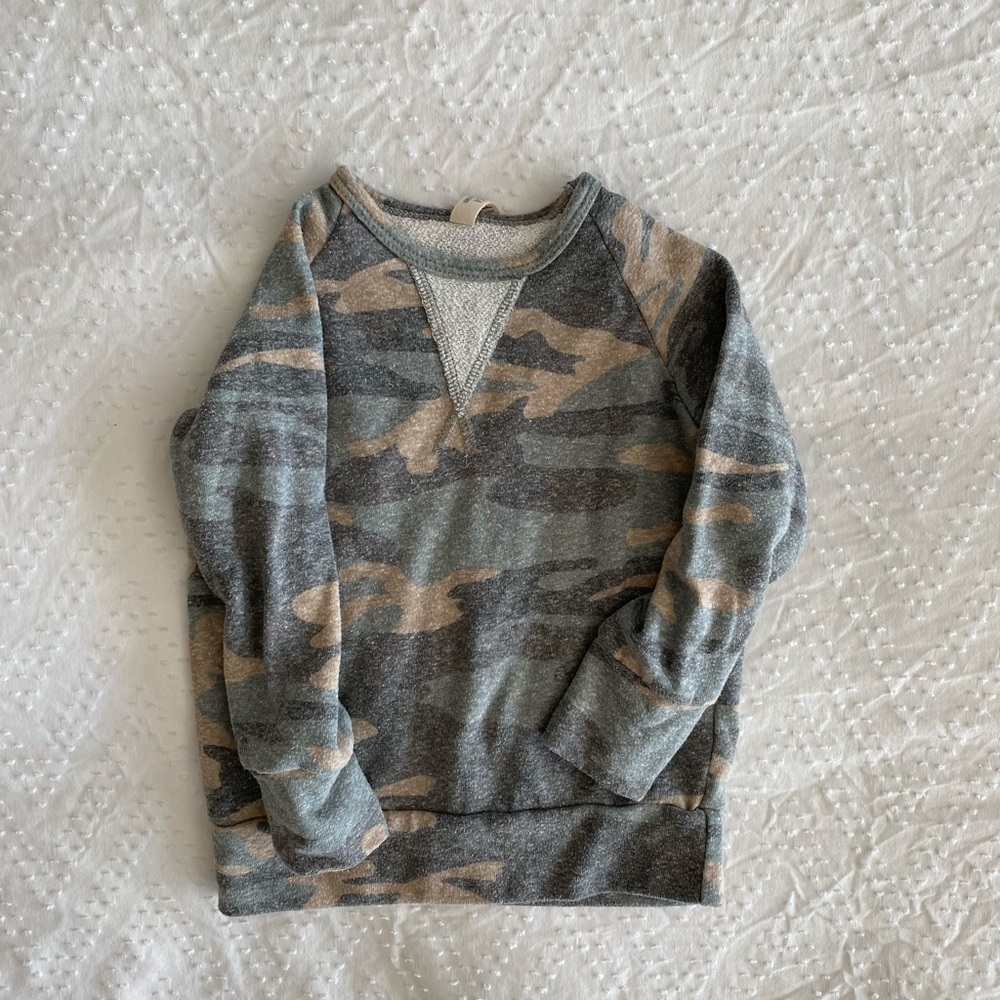 Childhoods faded camo crew 4T